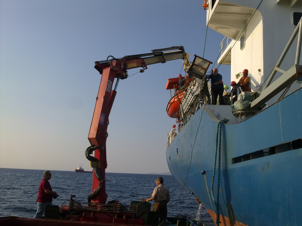 roussis service boats